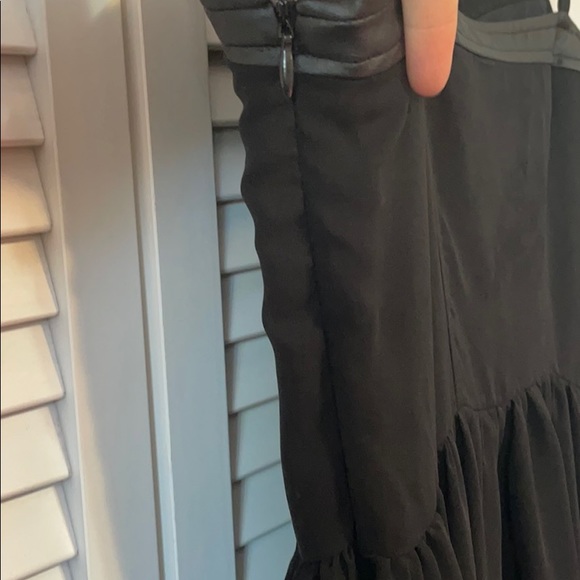 Simple little black dress - Picture 5 of 6